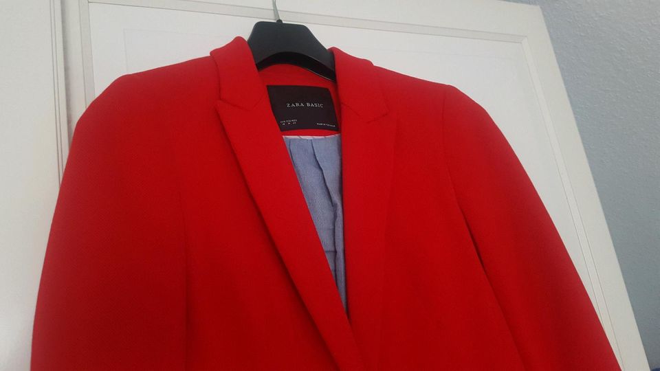 roter Blazer Gr. M von Zara in Zwickau