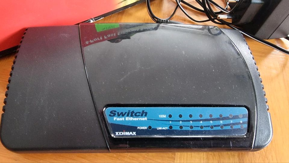 Netzwerk Switch 8 Port Ethernet Switch in Bad Urach