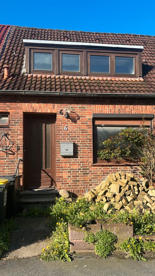 Entkerntes Reihenmittelhaus sucht Handwerker in Flensburg