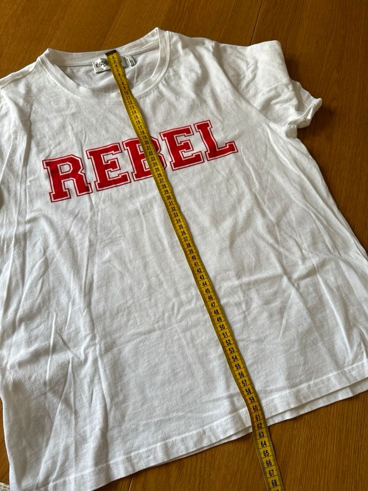 Essentiel Antwerp T-Shirt weiß Gr. 40 in Berlin