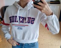 weißer kurzer Pulli mit Druck XS Hessen - Hofbieber Vorschau