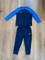 Nike Kinder Trainingsanzug Gr. 98 104 110 Jacke und Hose blau Niedersachsen - Horneburg Vorschau
