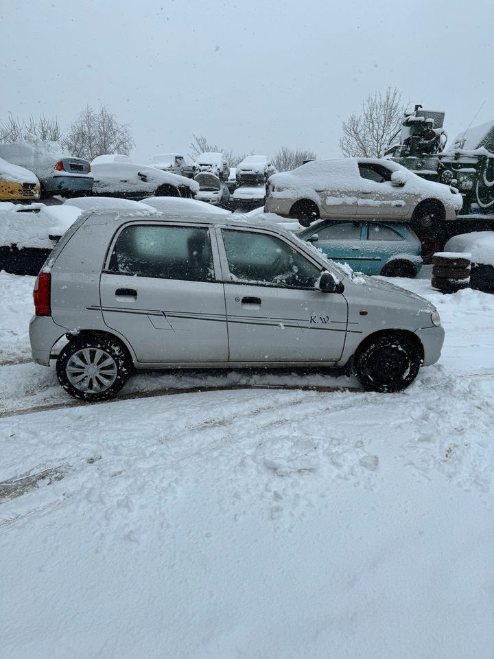 Suzuki Alto 1.1 L 46 KW Autoteile Ersatzteile Schlachtfest in Waldbröl