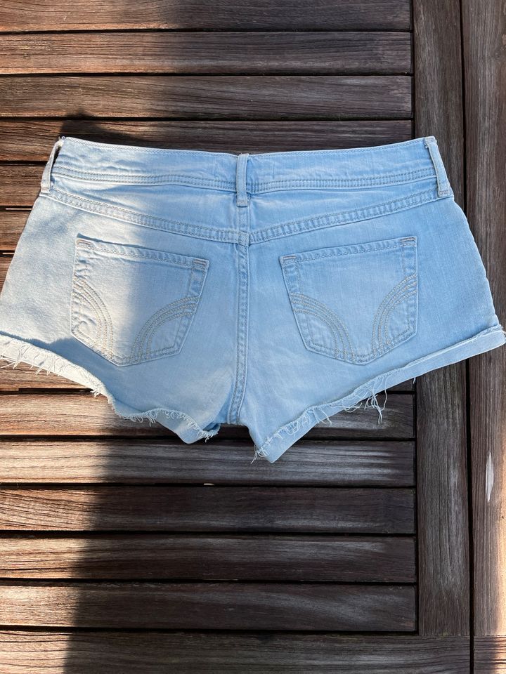 Hollister Jeans Shorts Gr.27 /S Div Modelle Stückpreis Neuwertig in Hamburg