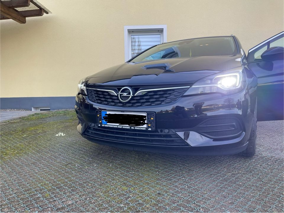 Opel Astra Sports Tourer 1.5 Diesel Kombi in Amberg