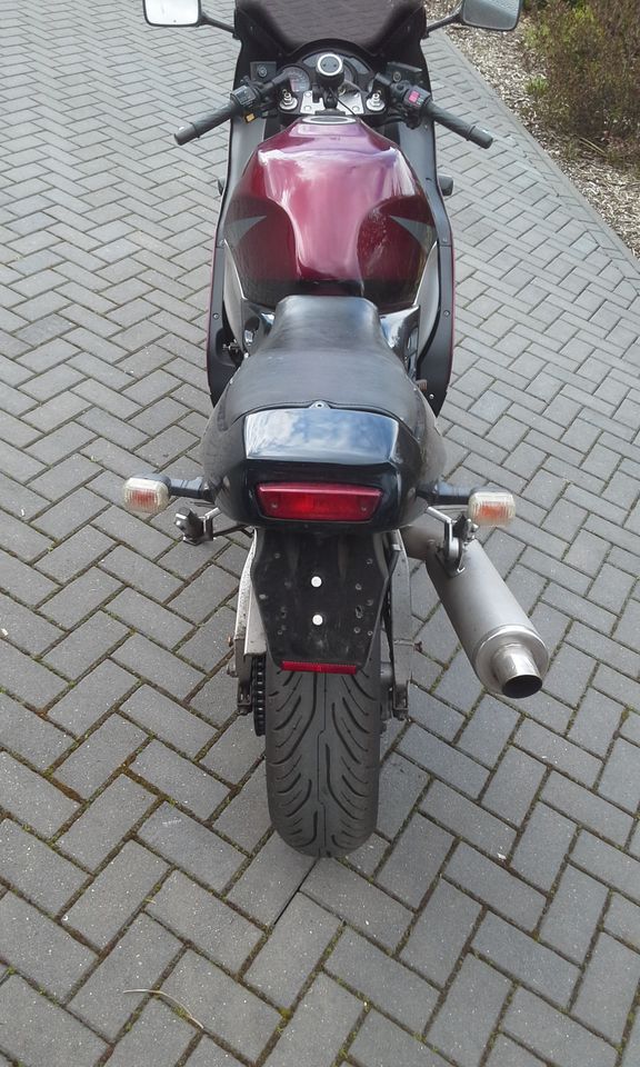 Suzuki RF900r in Ahausen