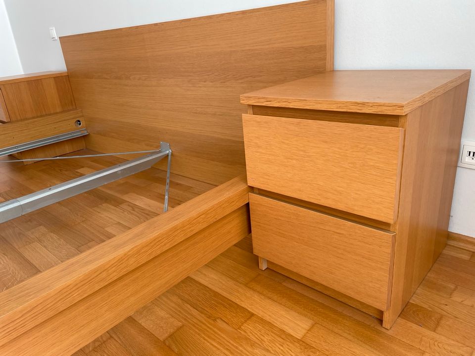 Doppelbett Malm (Ikea) inklusive 2 passende Nachttische in Bocholt
