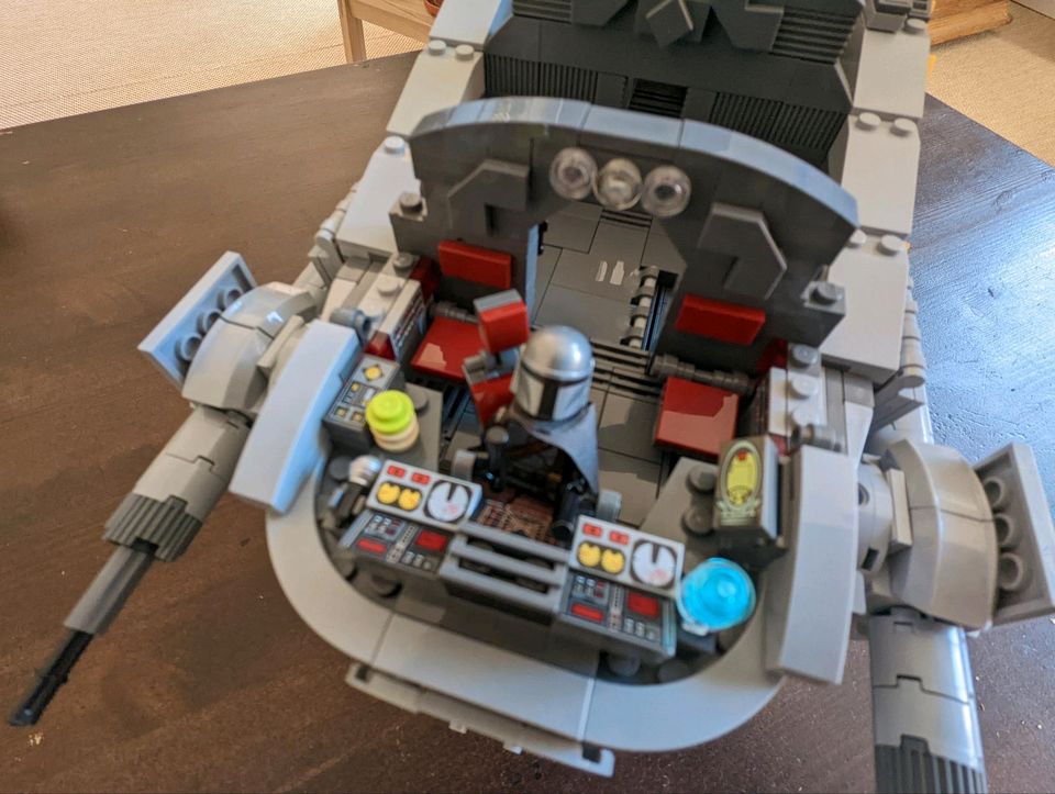 Star Wars Razor Crest MOC (aus original LEGO Klemmbausteinen) in Hamburg