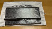 Michael Kors Clutch silber - neuwertig Nordrhein-Westfalen - Neuss Vorschau