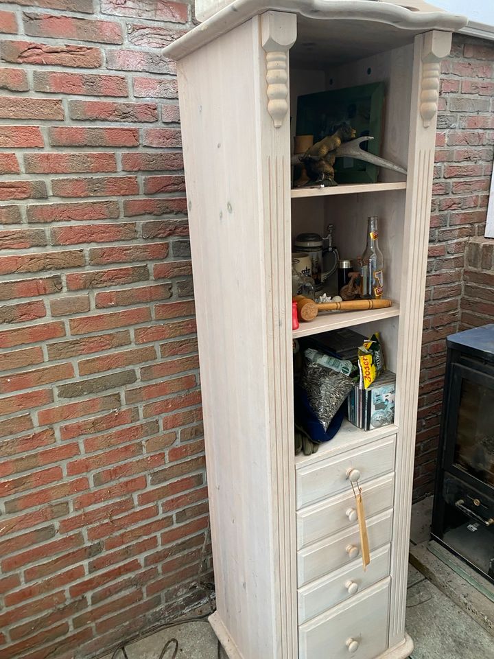 Kinderzimmer Schrank und Kommode in Panten