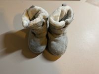 Sterntaler Baby weiche warme Fleece Schuhe Überzieher Gr. 17/18 Nordrhein-Westfalen - Niederkassel Vorschau