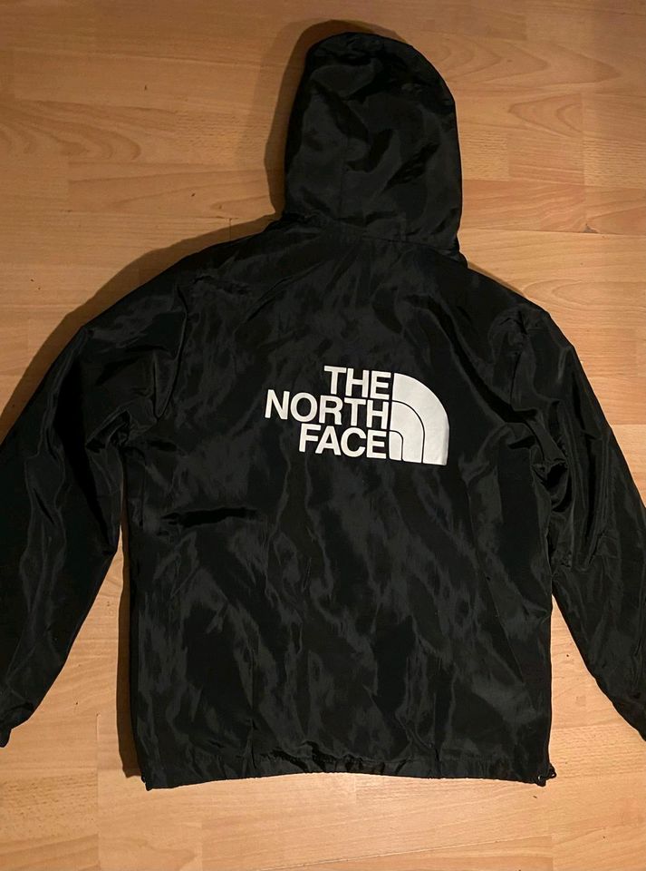 Nagelneue North Face Jacke in Größe M in Dortmund