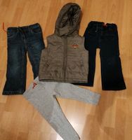 Kleiderpaket, vier Teile, Größe 92, Hose, Weste Hessen - Bad Vilbel Vorschau