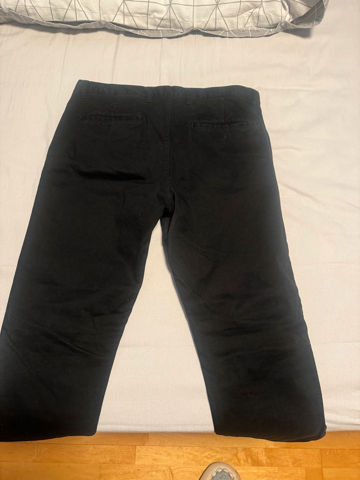 Schwarze Chinohose Skinny Fit Stretch Gr.34 in Bochum