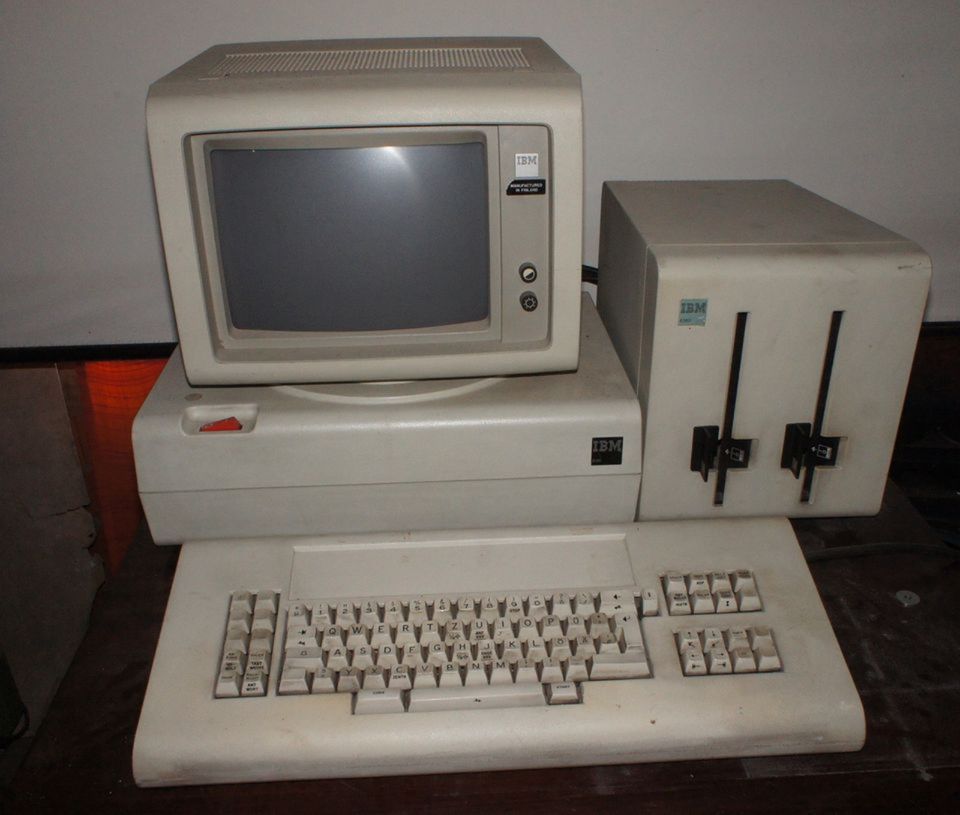 IBM 6580 Displaywriter System vintage Computer in Neustadt a. Main
