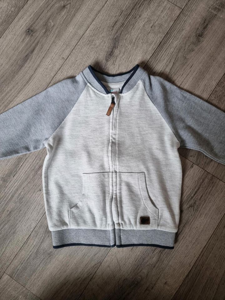 Kinder/Baby Pullover in der Größe 92 in Hürtgenwald