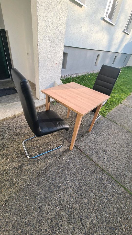 Esstisch mit 2 Stühle in Cottbus