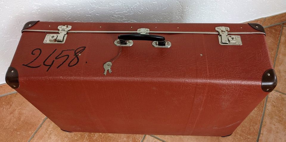alter Hartplattenkoffer großer Koffer Pappkoffer Nostalgie Deko in Brieselang