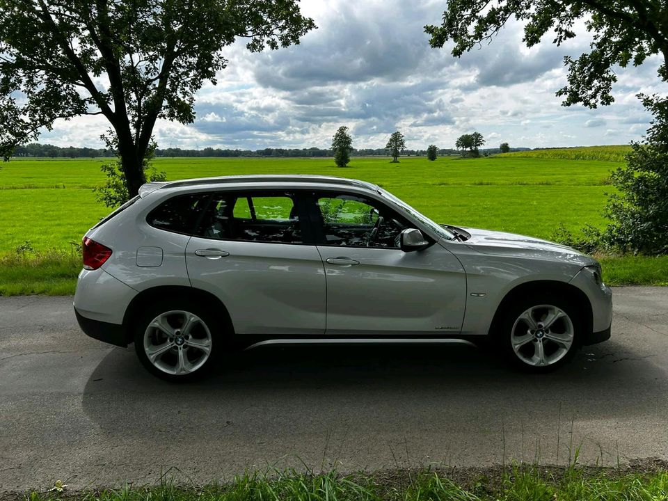 BMW X1 18d SDrive 1. Hand, unfallfrei, SH, Panoramdach, Leder in Apensen