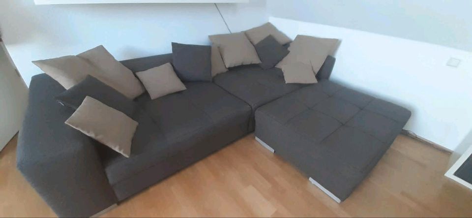 Big Sofa mit Hocker in Köln