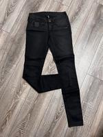 Skinny Gang Hose schwarz sehr neuwertig / Gr.27 Nordrhein-Westfalen - Herford Vorschau