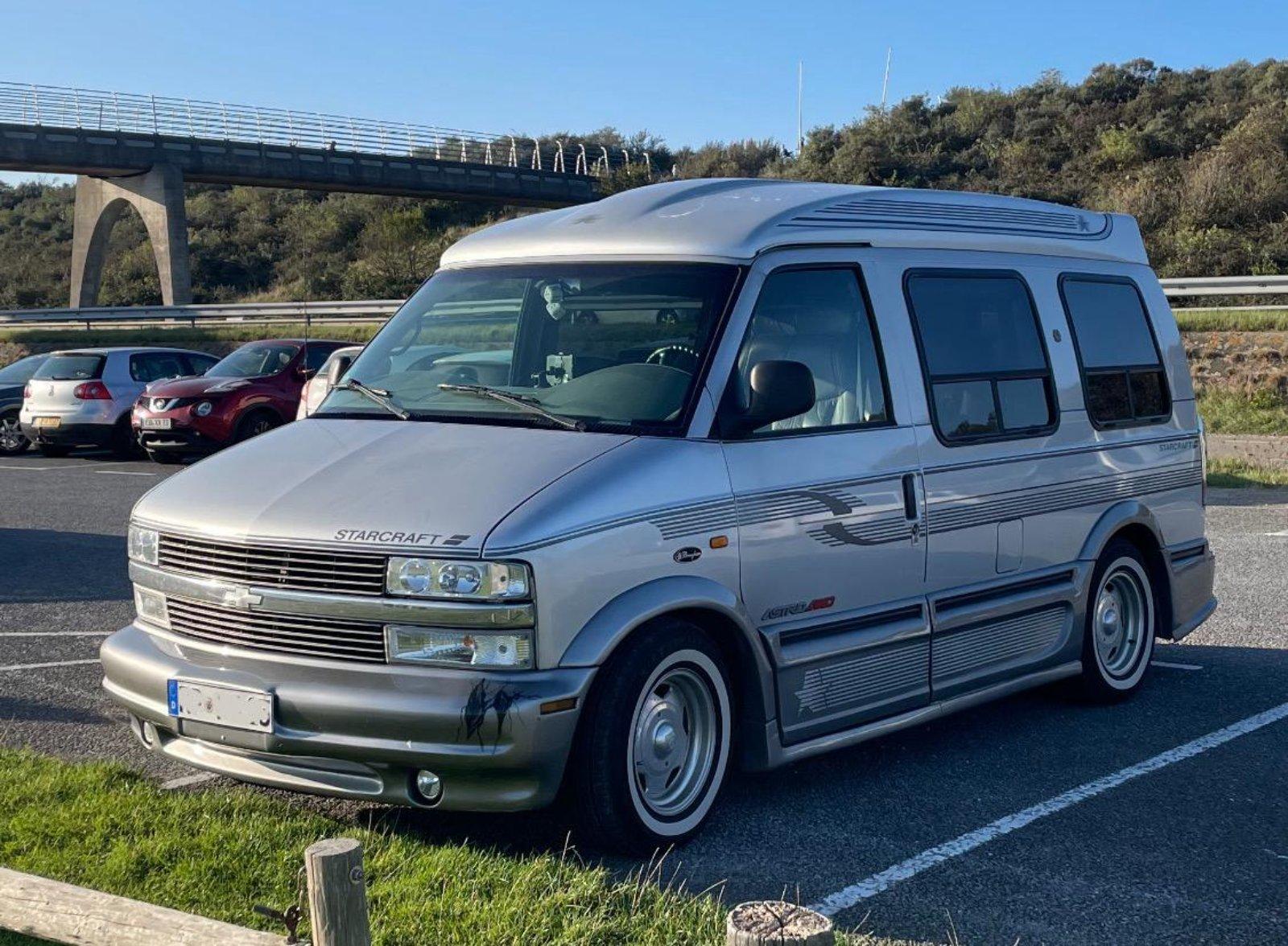 Abbildung des Autos Unikat Astro Van top Zus…