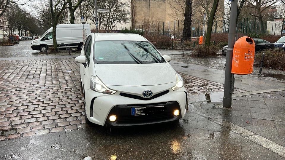 Toyota Prius+ 1.8-l-VVT-i - in Berlin