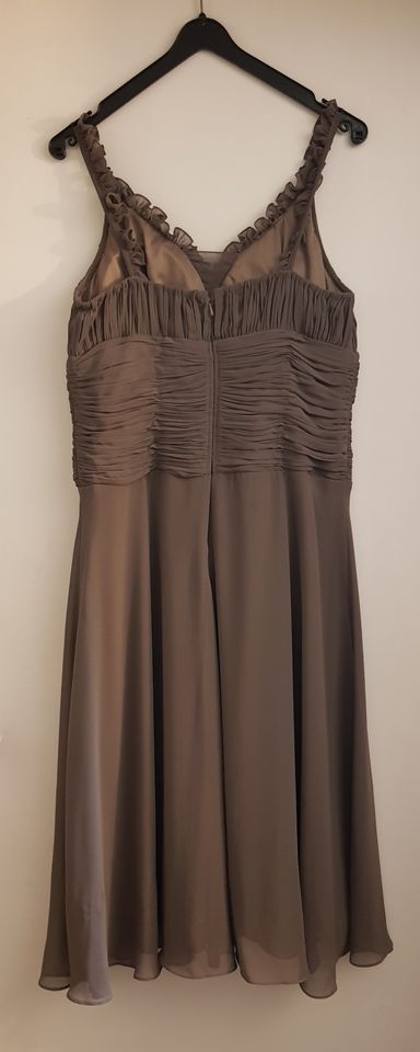 Abendkleid / Cocktailkleid / Abiballkleid - Größe 36 - taupe in Dortmund