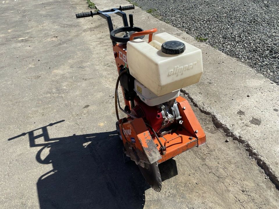 Clipper C 99 Fugenschneider Mieten Vermietung Asphaltschneider in Mücke