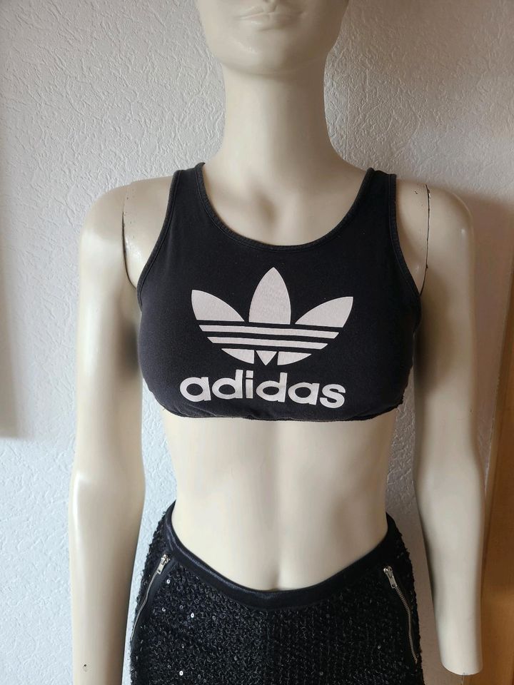 Adidas Sporttop in Niederwerrn