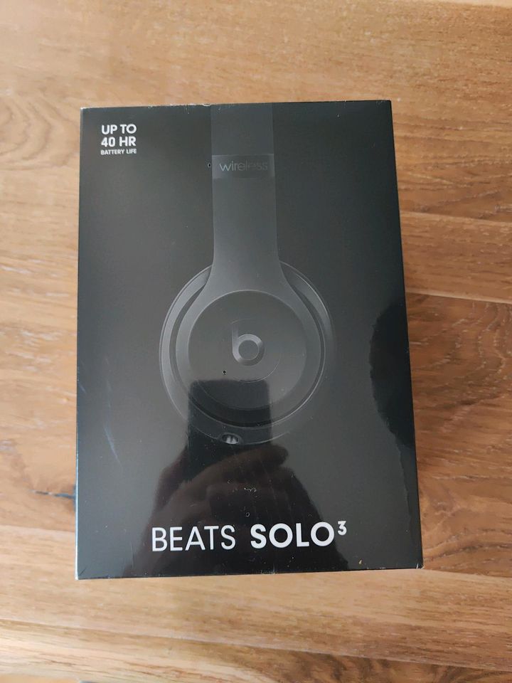 Beats Solo 3 Kopfhörer original verpackt in Bad Vilbel