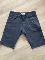Herren Esprit Jeans Bermuda Shorts kurze Hose slim,Gr. 32,Blau Nordrhein-Westfalen - Remscheid Vorschau