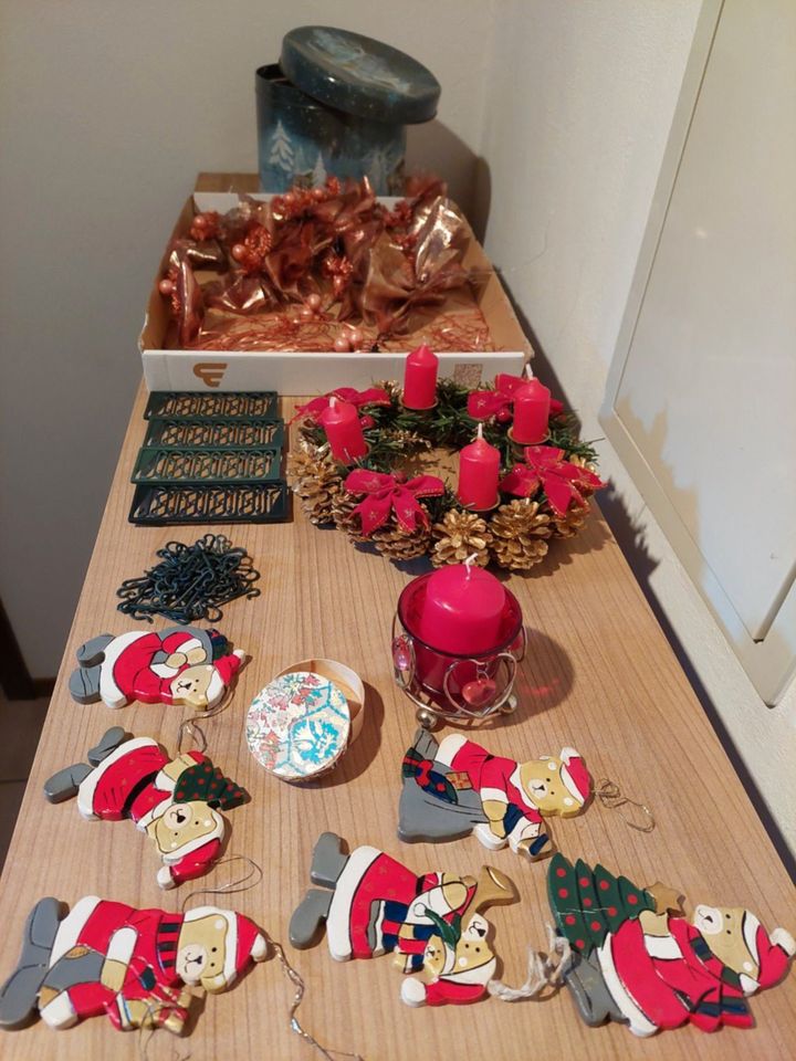 Weihnachten Adventskranz Christbaumschmuck Schleifen Nikolaus TOP in Burgkirchen