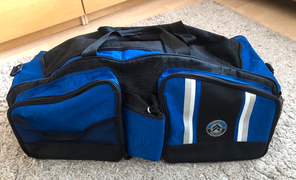 Große, hochwertige Reisetasche, schwarz/königsblau in Reichenberg