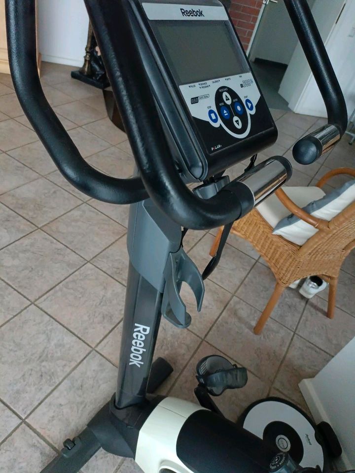 Heimtrainer Reebok B500e in Hennef (Sieg)