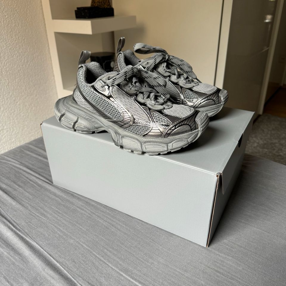 Balenciaga 3XL Sneaker Grey EU39 in Karlsruhe