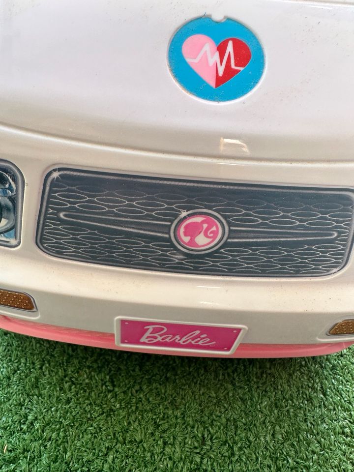 Auto Krankenwagen Barbie in Hamburg