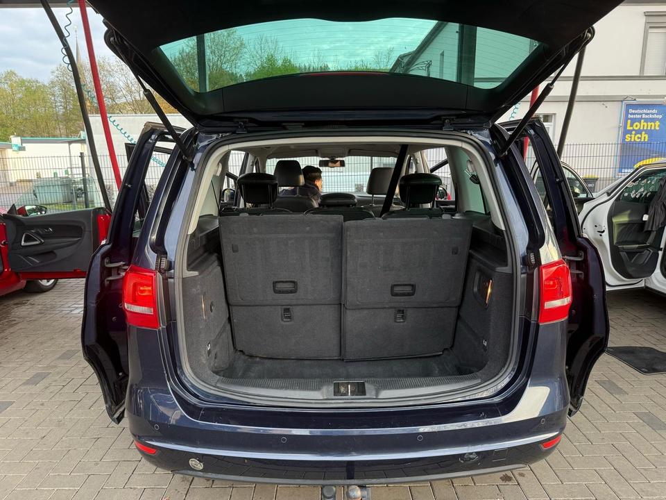 VW Sharan in Top-Zustand – TÜV frisch, Kupplung neu, Panoramadach in Siegen