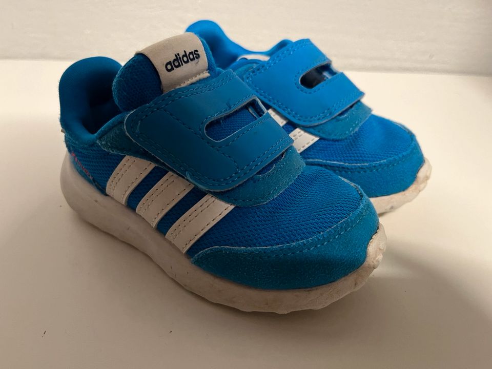 Adidas Schuhe Gr. 23 24 25 Run 70s oder Tensaur in Bad Neustadt a.d. Saale