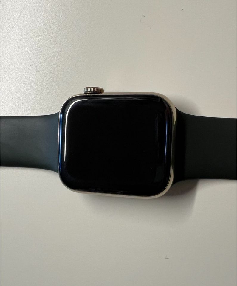 Apple Watch Series 6 44 mm Edelstahlgehäuse in Hersbruck