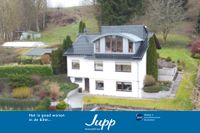 Gemütliches Einfamilienhaus mit Einliegerwohnung, 3 Garagen und großem Garten Lissendorf (45) Rheinland-Pfalz - Lissendorf Vorschau