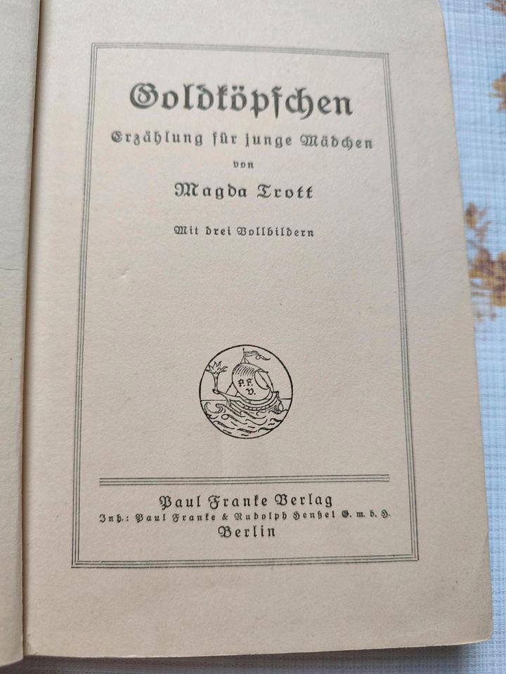 30er Jahre: 2 Bände Goldköpfchen von Magda Trott in Bernsdorf