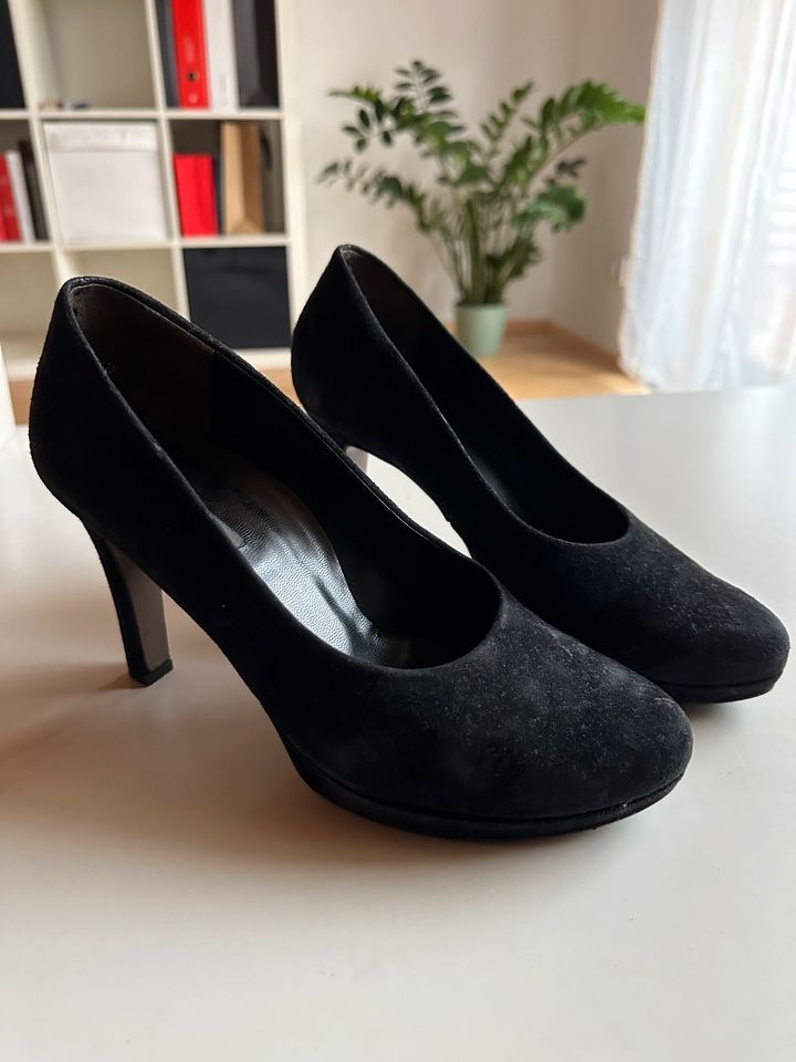 Paul Green Pumps schwarz Wildleder 38 in Buchen (Odenwald)