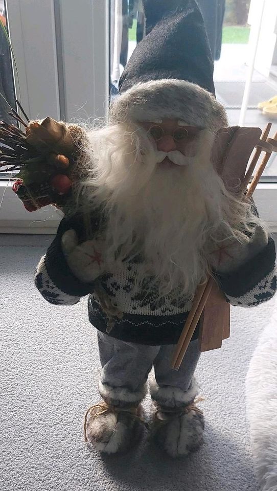 Weihnachtsdeko Weihnachtsmann groß in Hameln