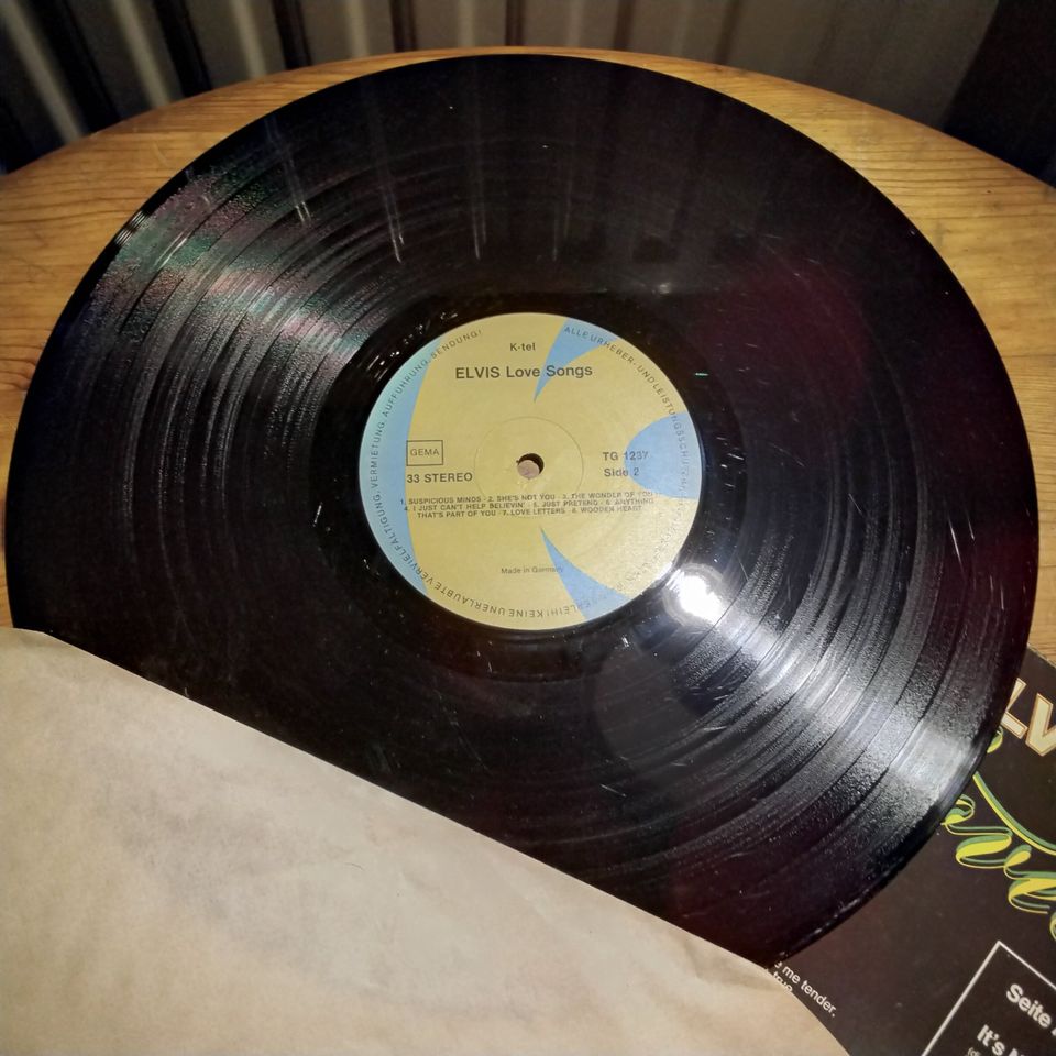 Elvis' Love Songs LP 1979 Vinyl vg+ Suspicious Minds Lonesome in Kiel