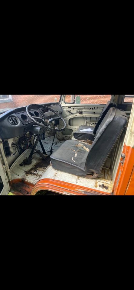 VW T2 Bus, Bulli Patina Survivor in Lindewitt