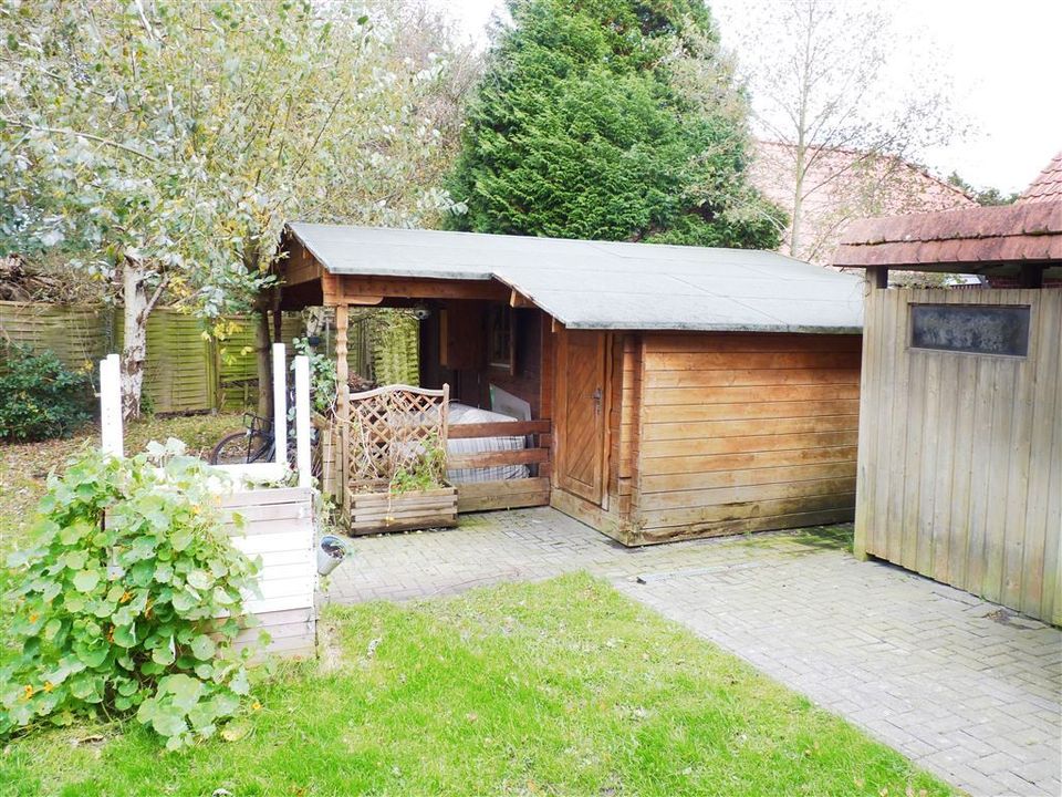 Sehr gepflegtes Zweifamilienhaus mit Carport in zentraler Lage in Marienhafe