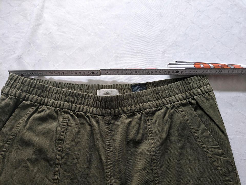 Khaki Hose von H&M XL in Nürnberg (Mittelfr)