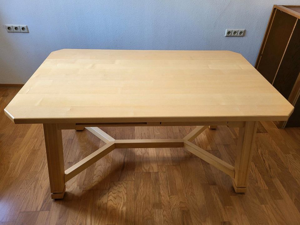 Tisch aus Holz mit zwei ausziehbaren Schubladen in Kernen im Remstal