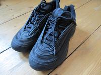 Nike Air 97 Triple Black in 38.5 bzw. 38 Frankfurt am Main - Dornbusch Vorschau